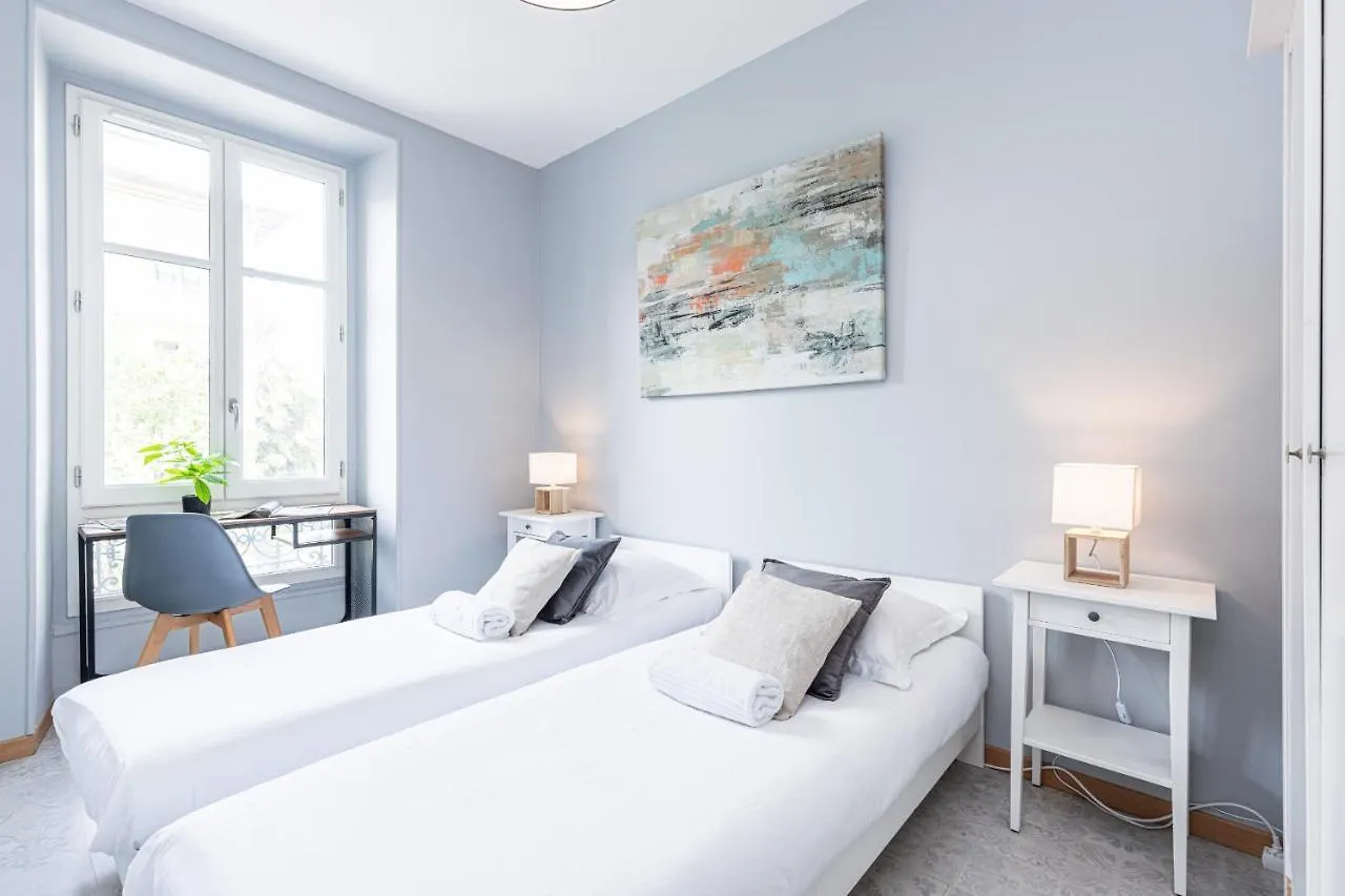 Large 3 Bdr City Center Nice 0*,  Francie